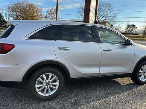 Used 2019 Kia Sorento L FWD image 5