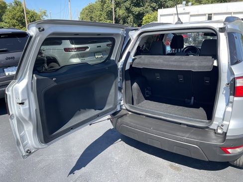 Used 2020 Ford EcoSport SE image 8