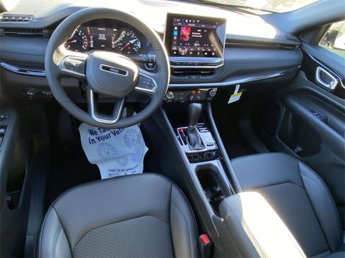 New 2026 Jeep Compass Latitude image 40