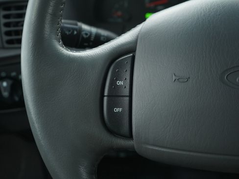 Used 2001 Ford F150 XLT image 25