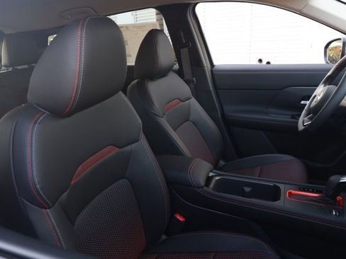 New 2025 Nissan Kicks SR image 21