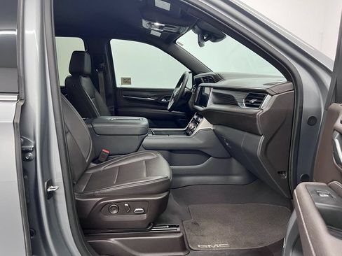Used 2023 GMC Yukon XL Denali AWD/4WD image 23