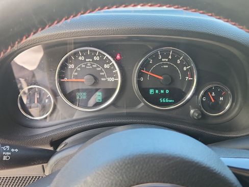 Used 2012 Jeep Wrangler Unlimited Sahara AWD/4WD image 22
