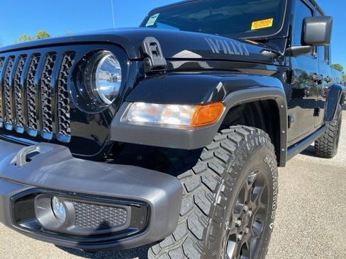 Used 2023 Jeep Gladiator Willys image 9