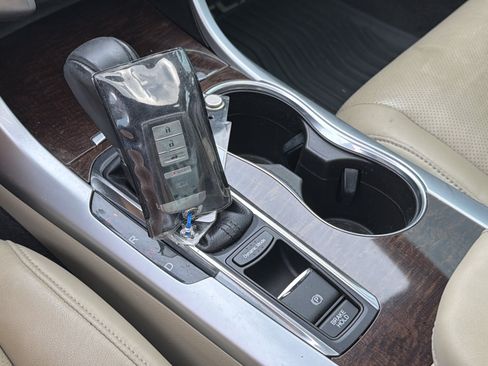 Used 2018 Acura TLX w/ Technology Package FWD image 35