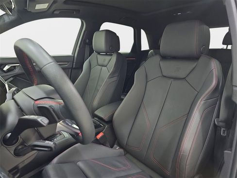 Certified 2025 Audi Q3 2.0T Premium Plus w/ Premium Plus Package image 18