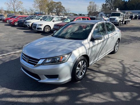 Used 2013 Honda Accord LX image 3