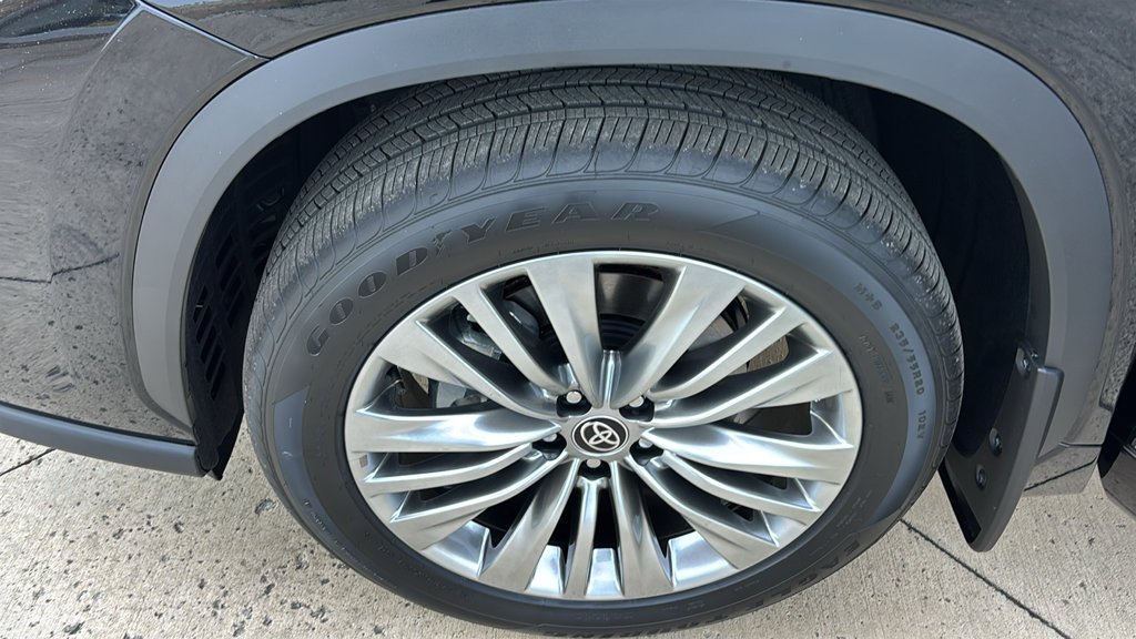 New 2026 Toyota Highlander Platinum AWD/4WD image 33