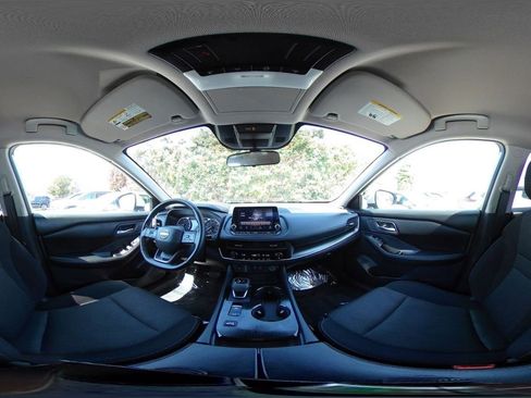 Used 2025 Nissan Rogue SV FWD image 44