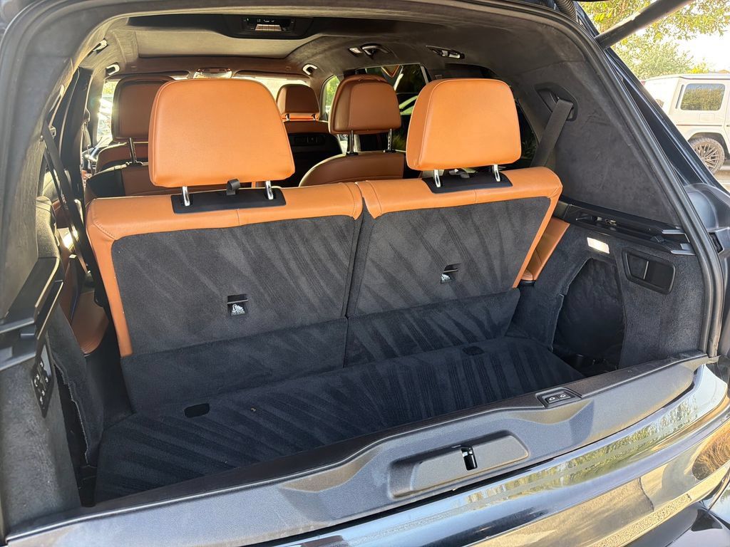 Used 2020 BMW X7 xDrive40i w/ M Sport Package AWD/4WD image 39