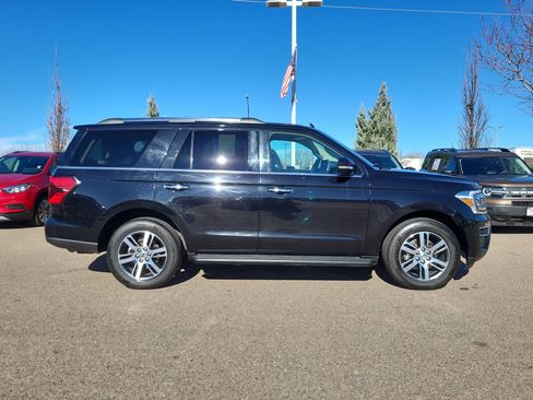 Used 2024 Ford Expedition Limited image 2