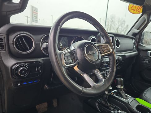 Used 2023 Jeep Wrangler Unlimited Sahara w/ Cold Weather Group image 11