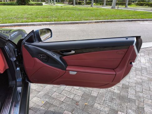 Used 2009 Mercedes-Benz SL 550 image 24