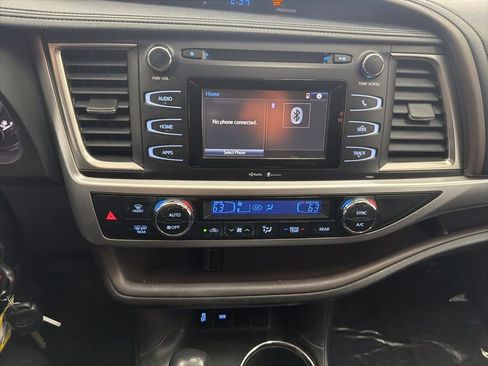 Used 2015 Toyota Highlander Plus image 37