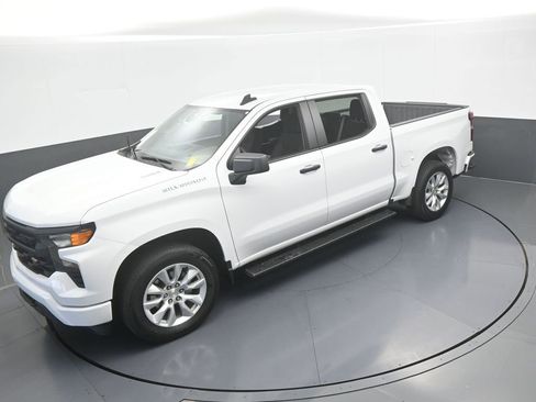 Used 2025 Chevrolet Silverado 1500 Custom RWD image 40