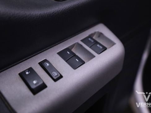 Used 2013 Ford F250 Lariat w/ Lariat Interior Pkg image 18