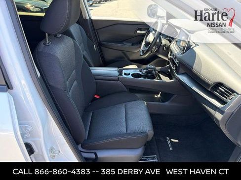 Certified 2025 Nissan Rogue SV AWD/4WD image 27