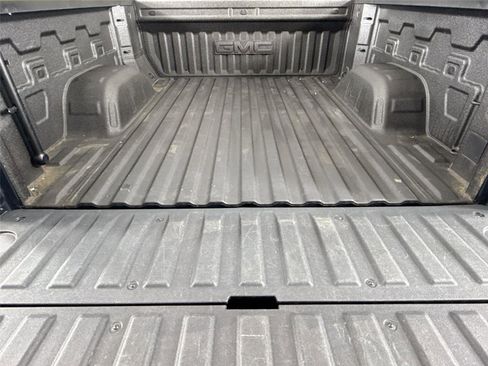 Used 2022 GMC Sierra 1500 Elevation image 35