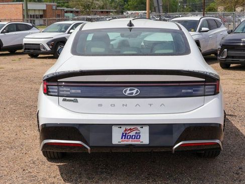 New 2026 Hyundai Sonata SEL FWD image 28
