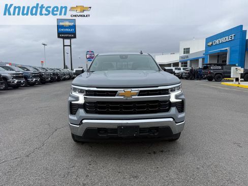 Used 2024 Chevrolet Silverado 1500 LT w/ Z71 Off-Road Package image 2