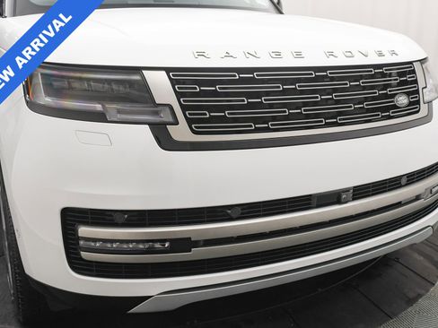 Used 2025 Land Rover Range Rover SE image 27