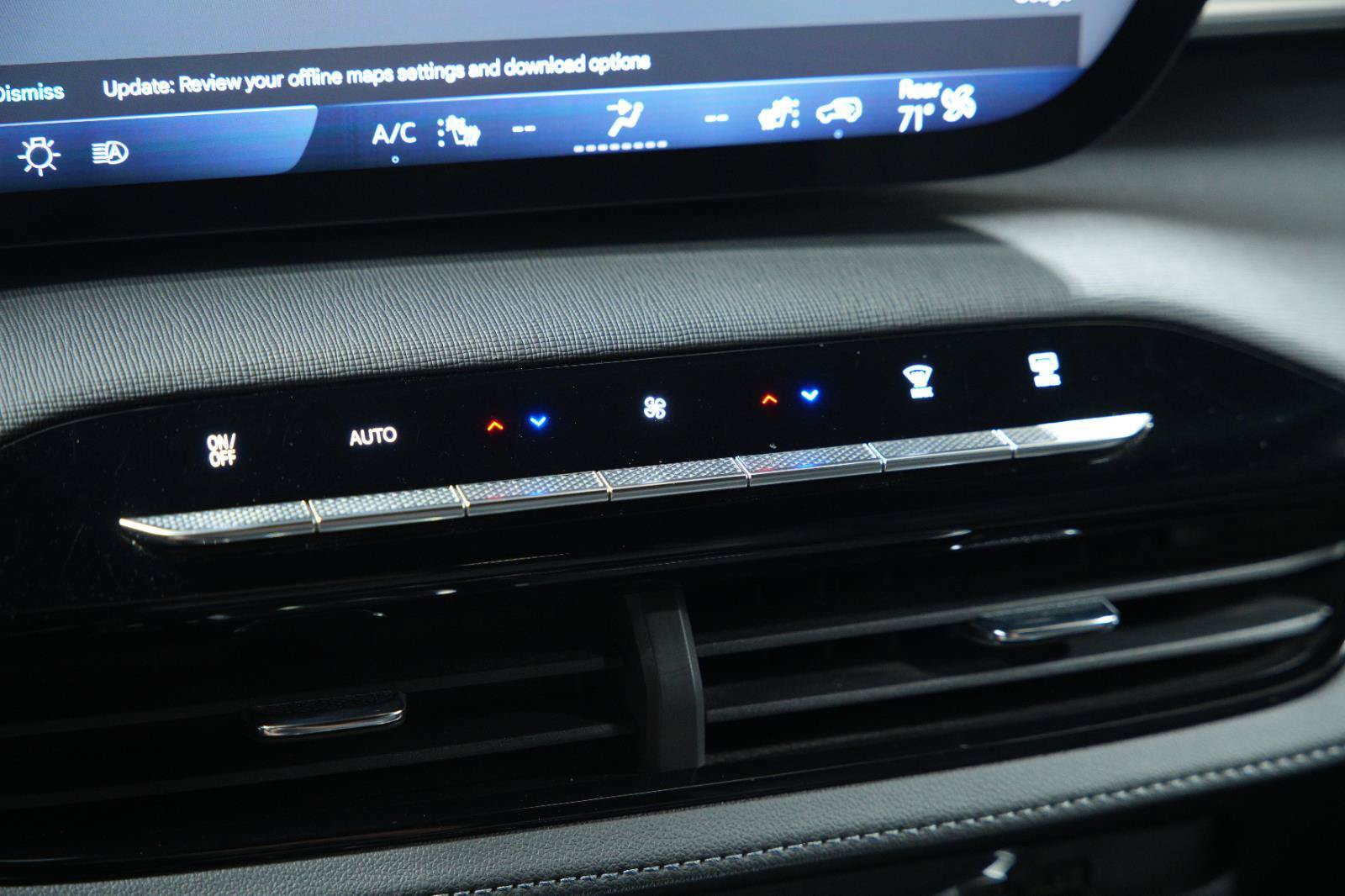 Used 2025 Buick Enclave Sport Touring AWD/4WD image 43