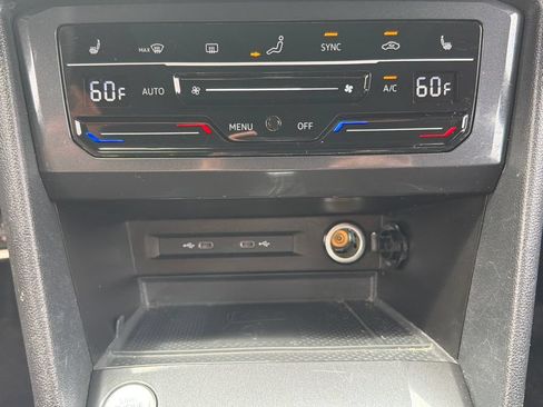 Certified 2023 Volkswagen Tiguan SE R-Line FWD image 17