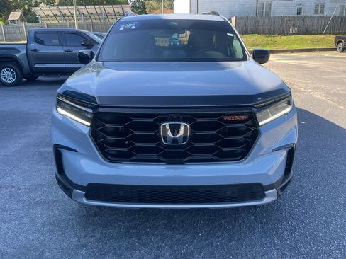Used 2025 Honda Pilot TrailSport image 3