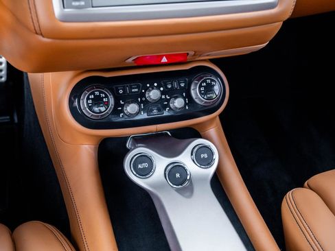 Used 2014 Ferrari California image 16