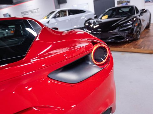 Used 2018 Ferrari 488 GTB RWD image 69