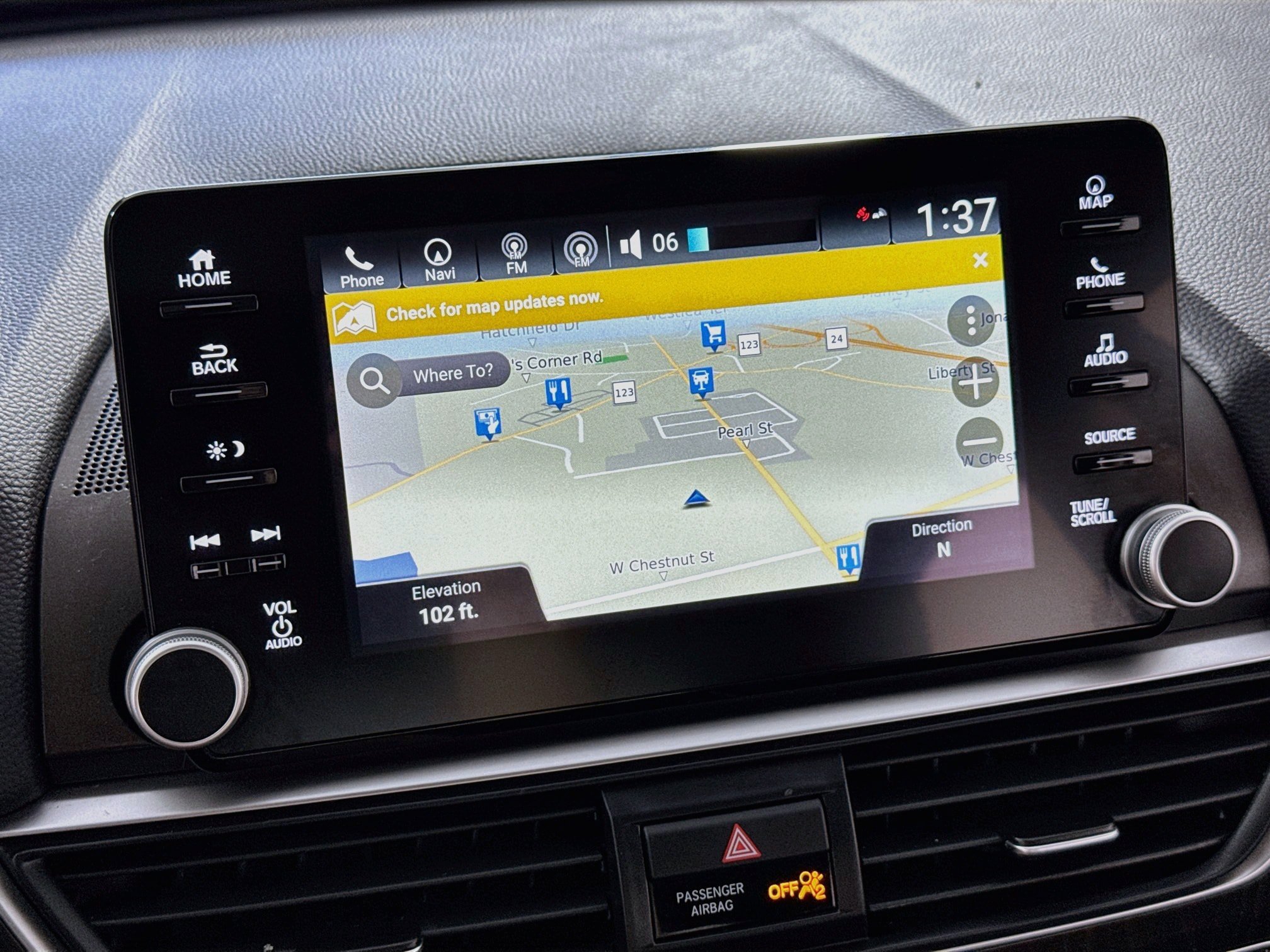 Used 2021 Honda Accord Touring image 2