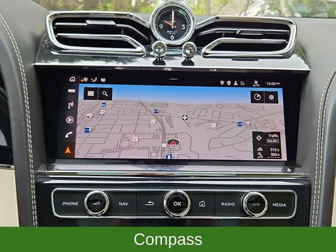 Used 2021 Bentley Bentayga image 17