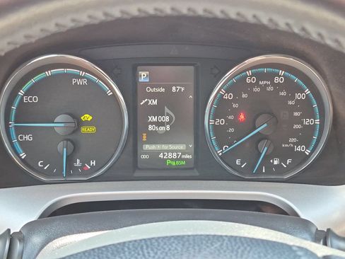Used 2017 Toyota RAV4 XLE w/ Convenience Package AWD/4WD image 16