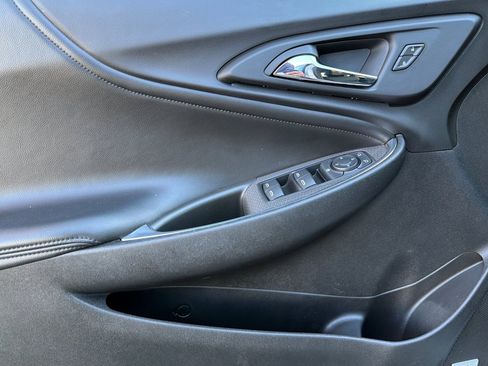 Used 2018 Chevrolet Malibu LT w/ Leather Package image 12