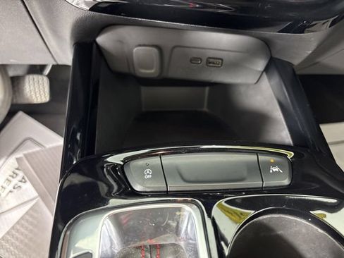 Used 2024 Chevrolet Trax RS w/ Driver Confidence Package FWD image 9