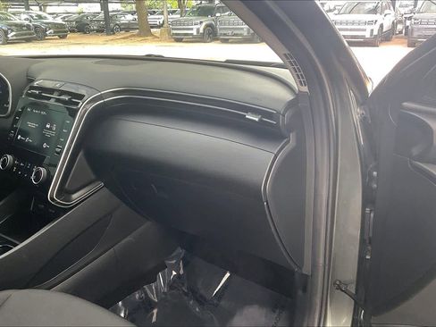 Used 2023 Hyundai Tucson SE image 19