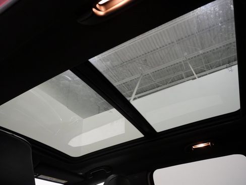 Used 2022 Jeep Compass Limited w/ (RED) Package image 4