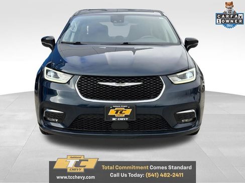 Used 2024 Chrysler Pacifica Select image 8