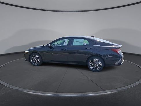 New 2026 Hyundai Elantra Limited FWD image 6