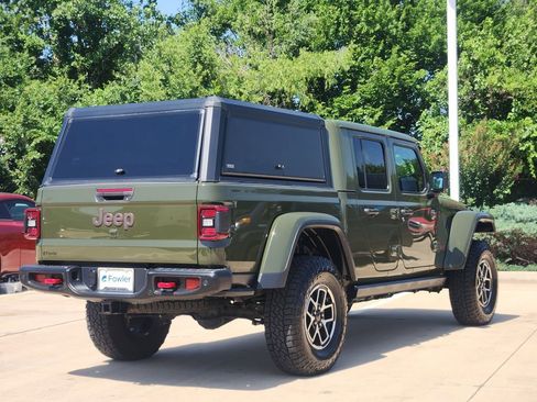 Used 2024 Jeep Gladiator Rubicon AWD/4WD image 7