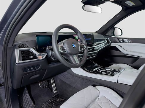 Used 2026 BMW X5 xDrive40i w/ M Sport Package image 10