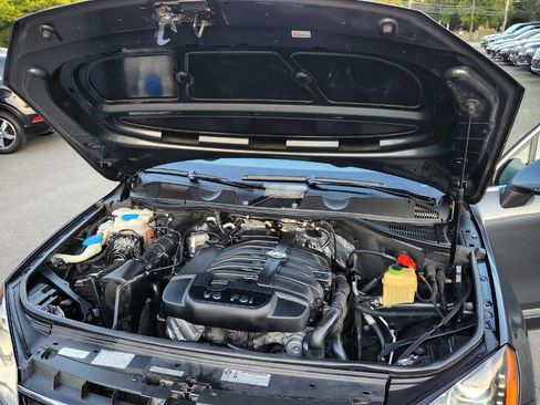 Used 2012 Volkswagen Touareg Executive image 52