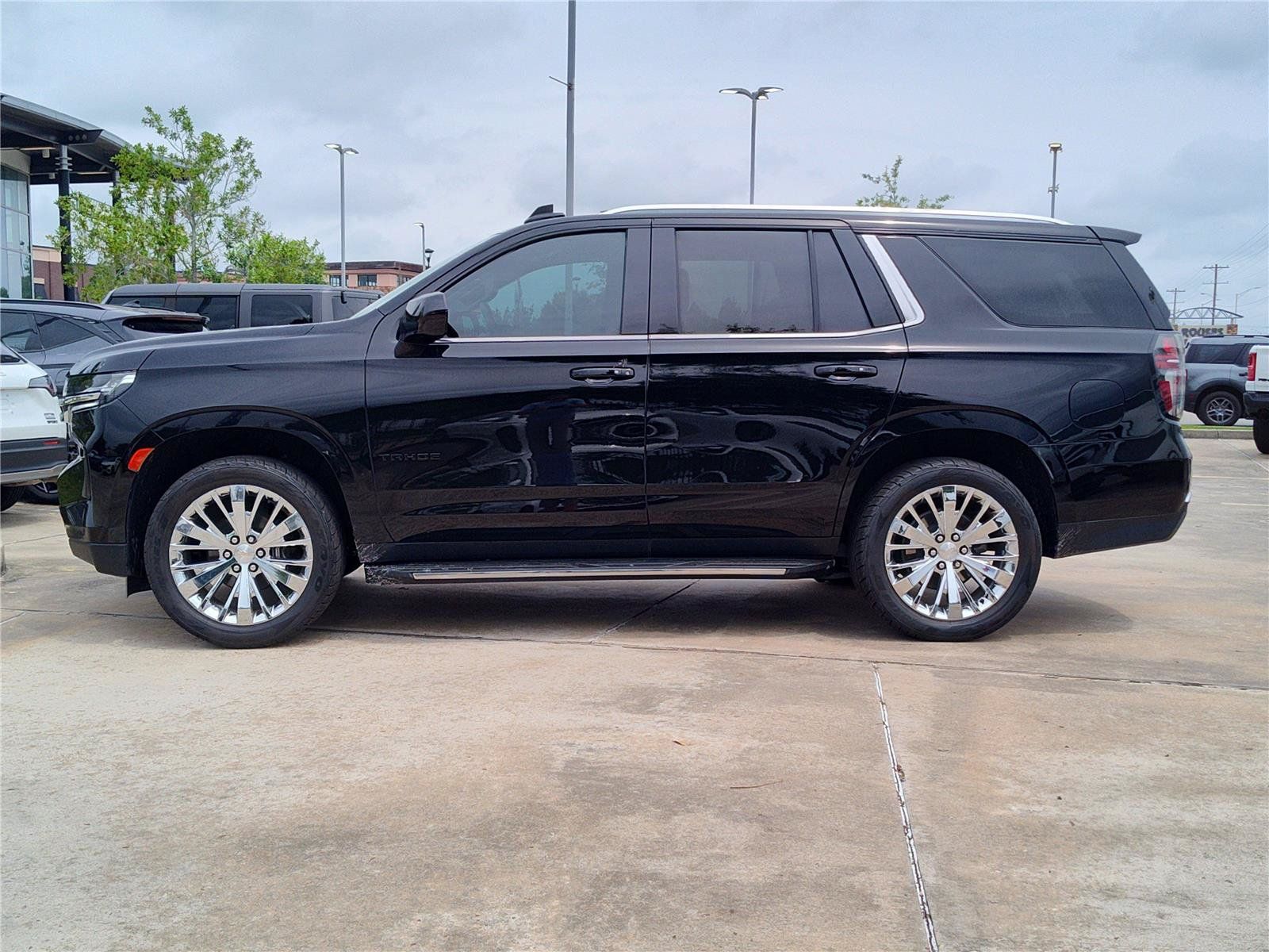 Used 2023 Chevrolet Tahoe LS w/ Driver Alert Package RWD image 3