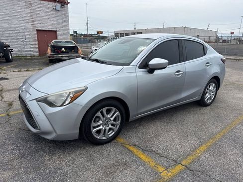 Used 2017 Toyota Yaris iA FWD image 1