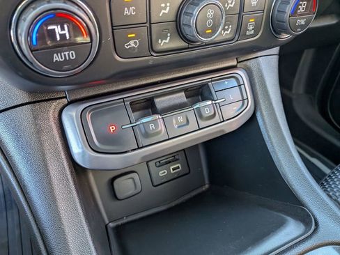 Certified 2022 GMC Acadia AT4 image 22