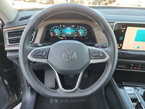 New 2026 Volkswagen Atlas SE image 16