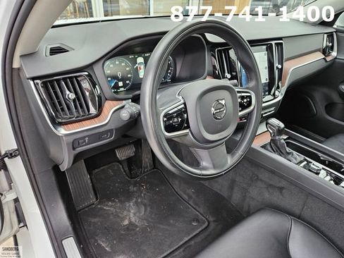 Used 2019 Volvo S60 T6 Momentum w/ Multimedia Package image 17