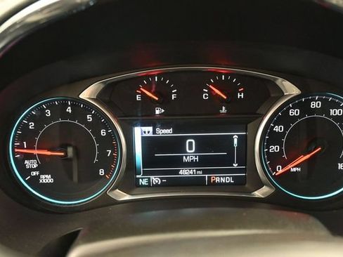 Used 2017 Chevrolet Malibu LT FWD image 3