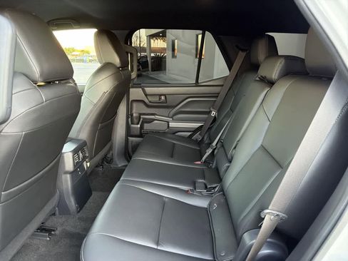 Used 2025 Toyota 4Runner SR5 image 27