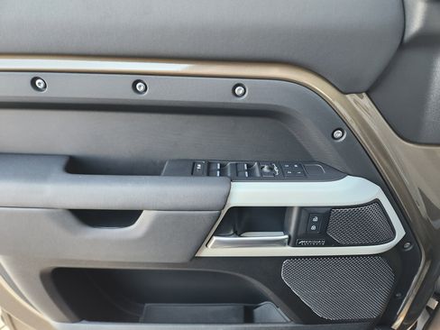 Certified 2024 Land Rover Defender 110 SE image 24